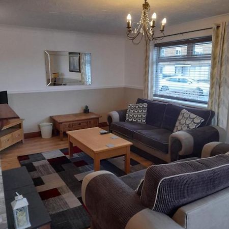 ניוטון אייקליף Quiet 3 Bed Close To The A1 מראה חיצוני תמונה