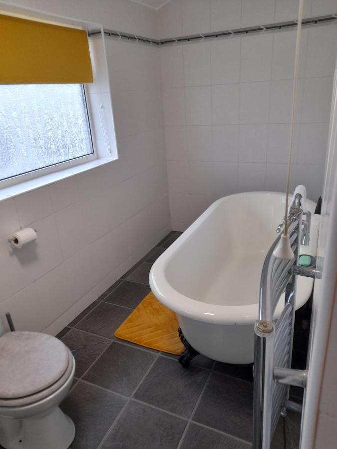 ניוטון אייקליף Quiet 3 Bed Close To The A1 מראה חיצוני תמונה