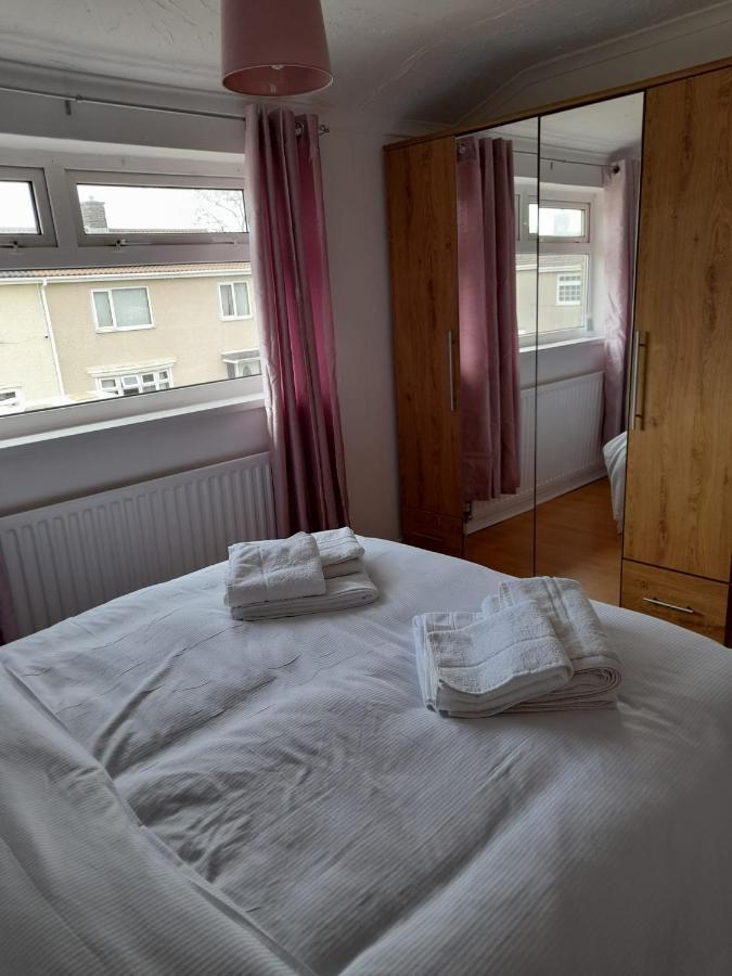 ניוטון אייקליף Quiet 3 Bed Close To The A1 מראה חיצוני תמונה